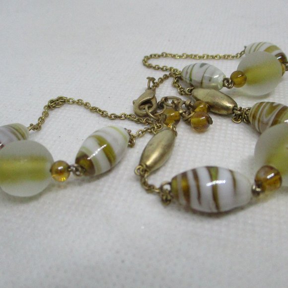 VENETIAN GLASS Necklace Swirled Venetian Glass Frosted Glass Matt Gold Tone Bead - Picture 10 of 10